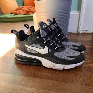 Nike AirMax 270 - black and gray
